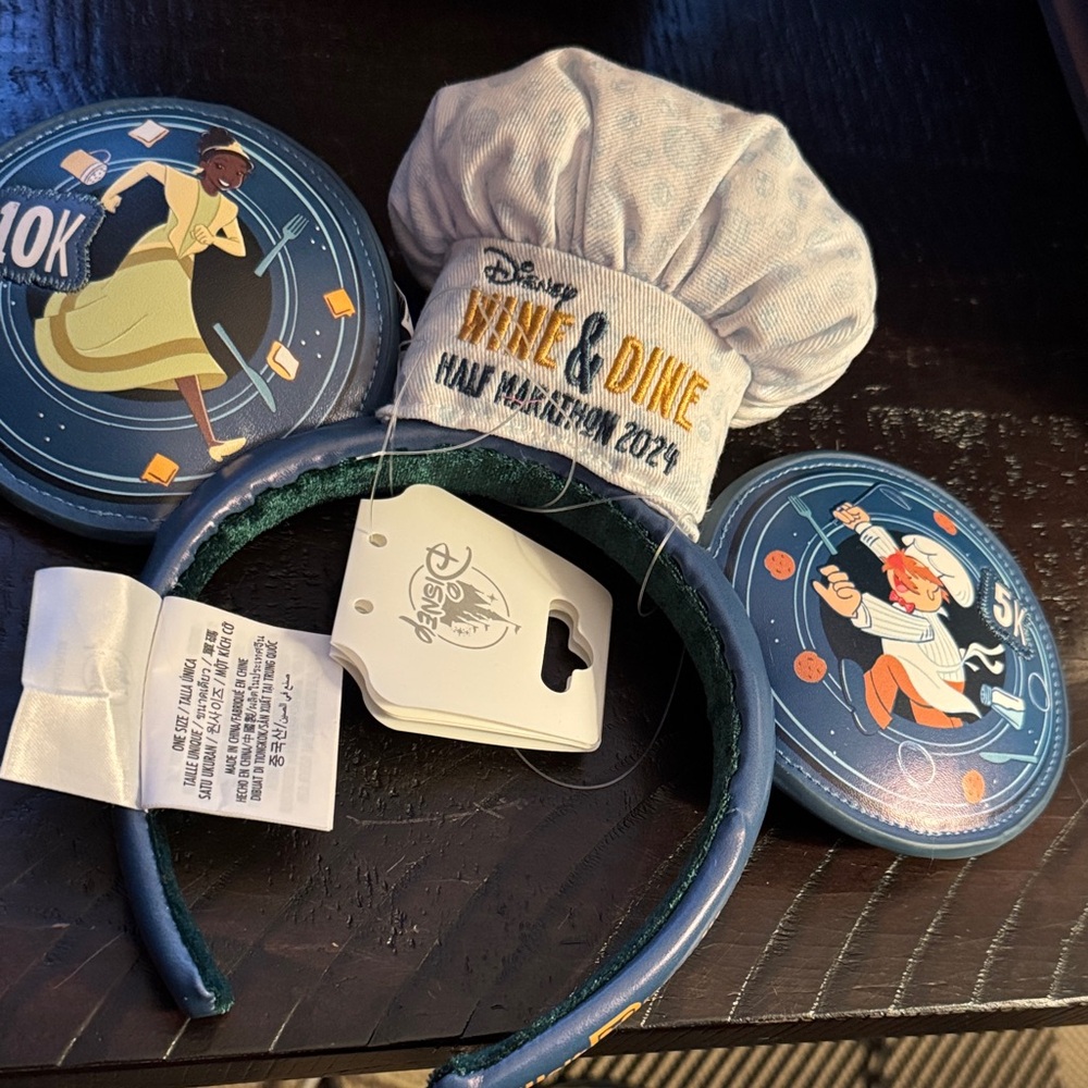 Disney Wine & Dine Marathon Chef Hat and chEARS to 15 years nwt